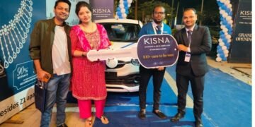 Shopping draw proves lucky, homemaker Ronak wins car on KISNA Jewellery lucky draw