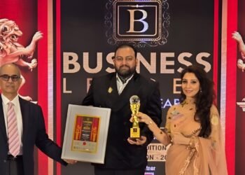 Shri Nitin Tiwari Chairman of Aarav Global Group Wins Business Leader of the Year at World HRD Congress