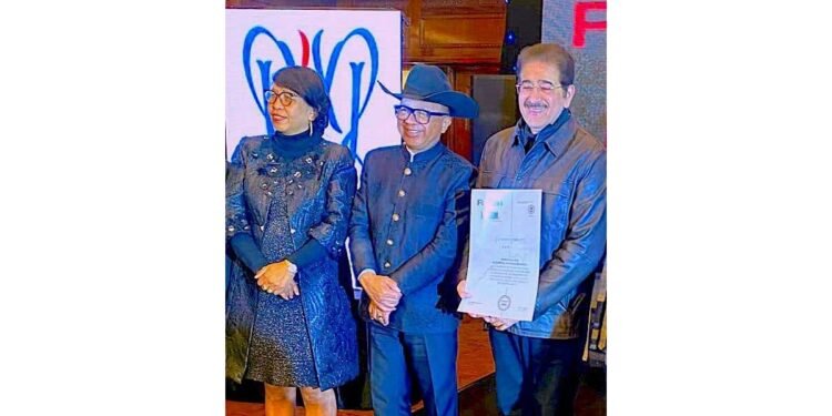 Dr. Sandeep Marwah Honoured for 40 Years in Creative Arts by The Vice President of Madagascar