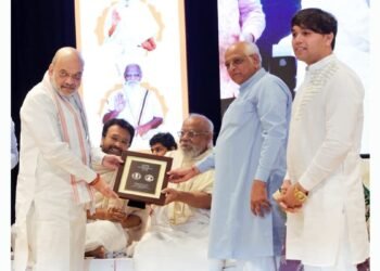 Grand Ceremony Honors Surishwarji Maharaj’s 150th Birth Anniversary: Amit Shah and Pavan Sindhi Pay Tribute