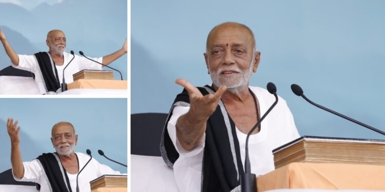 Morari Bapu Expresses Concern Over Religious Conversions, Calls For Awakening Of Sanatan Dharma