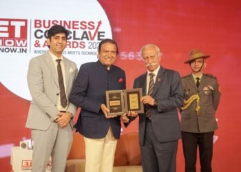 ET Now Business Conclave Honors Dr. Dinesh Shahra with Best Author Award in Sanatan Literacy