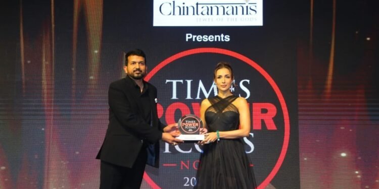 Direct Credit Group’s CEO Yogendra Kumar Wins Excellence in Tailored Financial Solutions at Times Power Icons