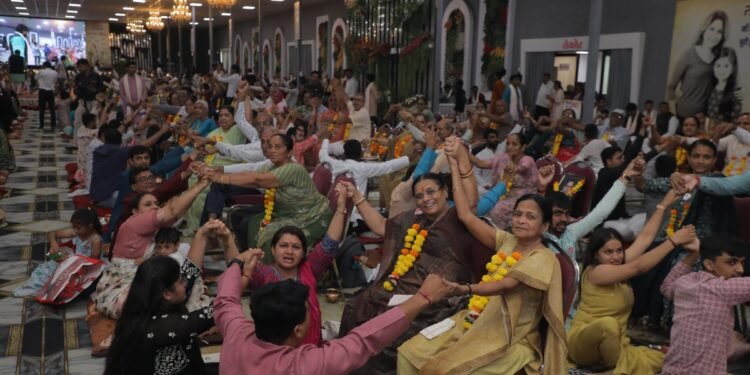 300 Entrepreneurs Attend “Vandan Utsav” to Honor Parents, Organized by Progress Alliance in Surat