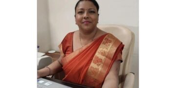 How a Delhi Dietitian Can Help Women Balance Their Hormones Naturally Through Diet