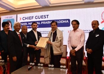 Dhirubhai Ambani Honoured Posthumously With ‘Lifetime Achievment Award’