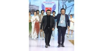 India’s First Bluetooth Silent Fashion Show by Manidhari Silk Mills, Designed by IDT, Debuts at CMAI FAB Show
