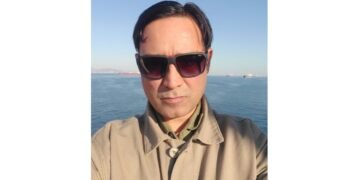 Dash Across the Waves: Anil Deswal’s Sea waves-to-Book pages Adventure