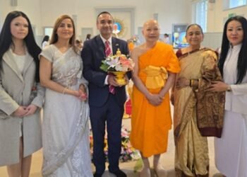 Neil Lal Named “Man of the Decade” by UK Buddhist & Thai Community, Receives Blessing from Dalai Lama