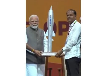 PM Modi Receives Operation Sindoor Memento Honoring Army’s Valor and Heritage