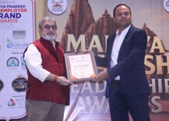 Crazyonweb Wins Madhya Pradesh’s Best Digital Marketing Institute Award for the Third Time