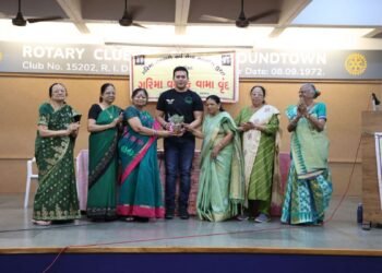 Greenman Viral Desai addresses senior women, emphasises environmental conservation, sustainable living