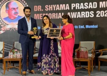 Manpreet Kaur Honoured in Mumbai with Shyama Prasad Mukherjee Award by Sonu Sood and Shaina NC for Outstanding Social and Religious Service