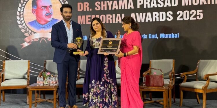 Manpreet Kaur Honoured in Mumbai with Shyama Prasad Mukherjee Award by Sonu Sood and Shaina NC for Outstanding Social and Religious Service