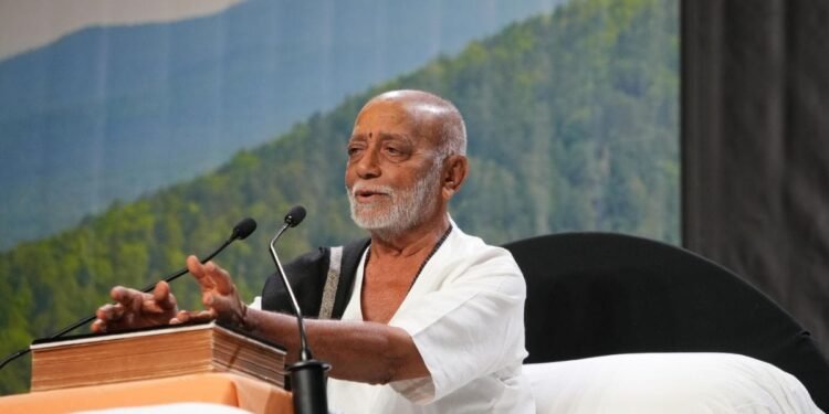 Morari Bapu Begins ‘Manas Margi’ Katha In US, Weaves Spiritual Values of Sanatan Dharma with Self Instrospection