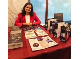 Nitika’s Connect to Readers with Her Book and Pen