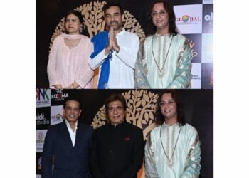 AKK Mahotsav Honoured Torchbearers of Integrity with the Prestigious Character-Tree Award Spearheaded by Swami OMA The Akk