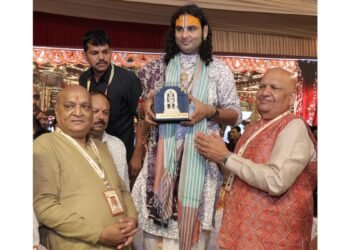 Even rain could not stop the singing of praises of God – ‘Lal Bagh Ka Raja’ Ganpati Festival witnessed huge crowd of devotees