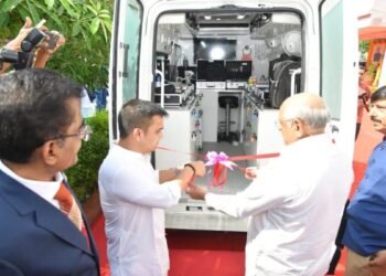 Chief Minister Shri Bhupendra Patel flagged off 28 newly allotted advanced mobile forensic vans for districts of the state from Gandhinagar