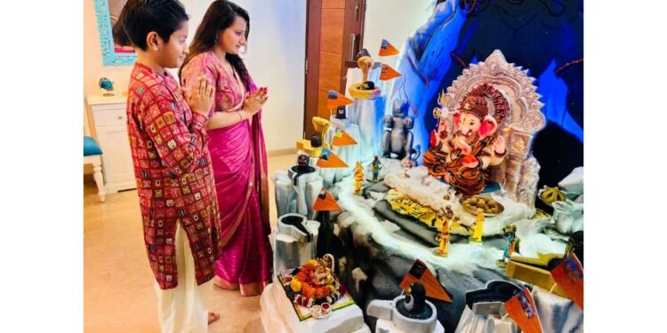 Gandhi Family Celebrates Maha Ganesh Utsav 2025 with Eco-Friendly ‘Ghar Ka Ganesh’ in Juhu, Mumbai