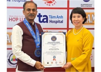 Acharya Manish Ji Honoured with Grand Records WorldKings Honorary Certificate at the 54th Convocation of Vietnamese Record Holders