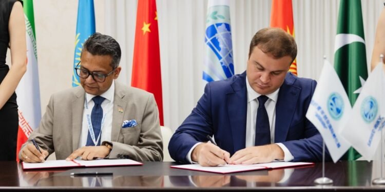 Government of Omsk Region and BRICS Chamber of Commerce and Industry Sign Strategic Cooperation Agreement