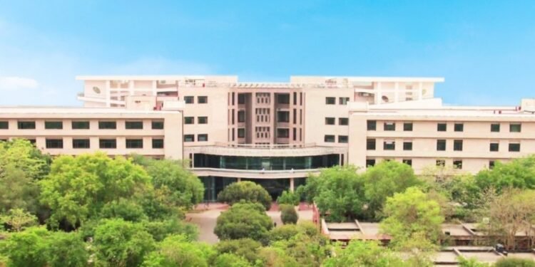 Shaping the Future of Healthcare: IIT Delhi Introduces Online PG Diploma in Healthcare Product Development and Management