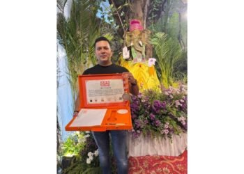 Tree Ganesha: Viral Desai’s 8-Year Eco Movement Earns Asia Book of Records