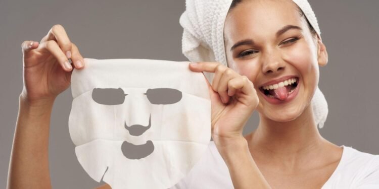 Detan Face Mask: The Quick Fix for Sun-Damaged Skin