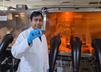 IIT Roorkee Achieves Breakthrough in Silicon–Perovskite Tandem Solar Cells, Driving India’s Solar Atmanirbharta