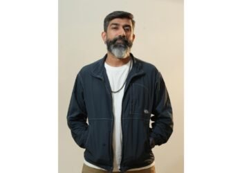 This Diwali, let your natural-looking brows steal the spotlight