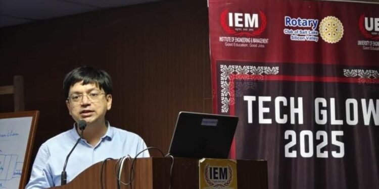 TechGlow 2025 Ignites Minds : IEM-UEM Celebrates AI, Creativity, and Innovation