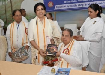 Dr. Sohini Sastri Shines as Guest of Honor at the Rashtriya Media Maha Sammelan 2025 Held at the Brahma Kumaris Headquarters