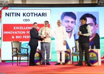 GB Agro Industries Honored with Excellence in Innovation Award for Organic & Bio Fertilizers by Gujarat Assembly Speaker and State Minister