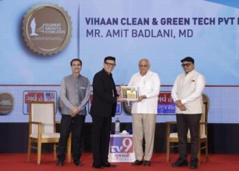 Amit Badlani, MD of Vihaan Clean & Green Tech & Go Green Mechanisms, honoured by CM Bhupendra Patel