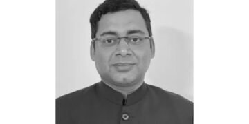 Supreme Court Lawyer Devesh Tripathi receives Honorary Doctorate from University of California.
