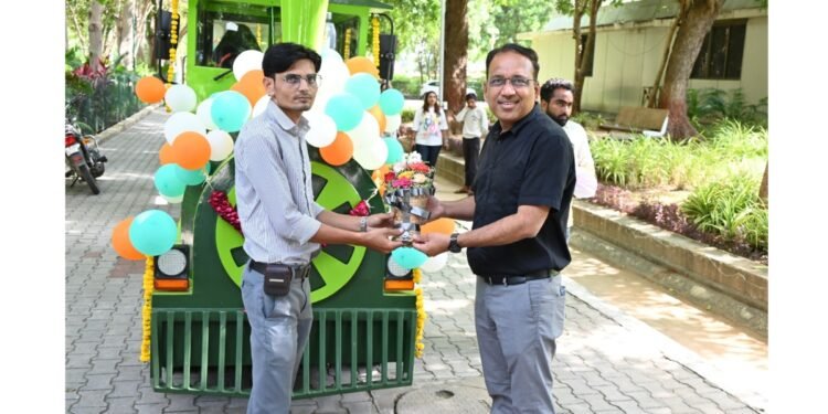 Battery-Operated Trackless Train Inaugurated at Gujarat Science City