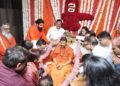 Mahamandaleshwar Kailashanand Giri met devotees at RPS 12th Avenue, Faridabad