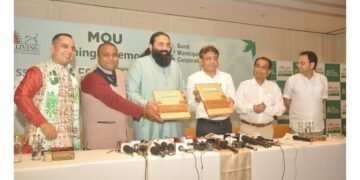 EcoKranti Revolution starts at Surat under the direction of Gurudev Sri Sri Ravi Shankar Ji