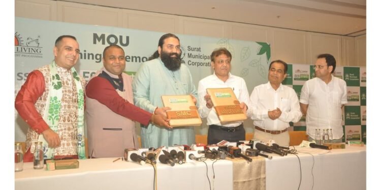 EcoKranti Revolution starts at Surat under the direction of Gurudev Sri Sri Ravi Shankar Ji