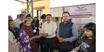 Empowering Frontline Heroes: Samprati Foundation Distributes Protective Gear to Surat’s Safai Veers