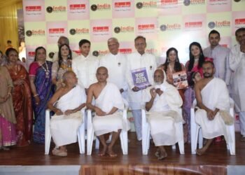 A gathering of six thousand devotees witnessed the consecration of 385 Moksha-garlands at Siddhavad
