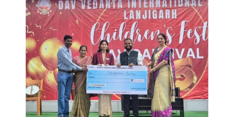 Vedanta Lanjigarh Recognizes Academic Achievers of DAV Vedanta International School Under its Flagship Merit Scholarship Award
