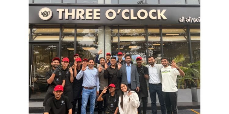 Three O’Clock Café Hits 7th Milestone in India with Franchise India