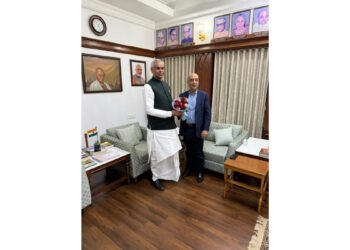 Hindusthan National Glass & Industries Limited’s (HNGIL) leadership meets Acharya Devvrat , Governor of Maharashtra and Gujarat ; Discuss revival of HNGIL’s Nashik Plant