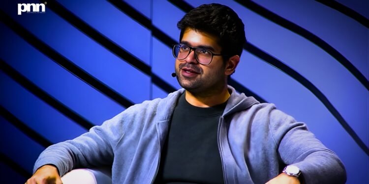 When The Cloud Gets Nervous: Why AI Is Quietly Packing Its Bags And Moving Onto Your Phone