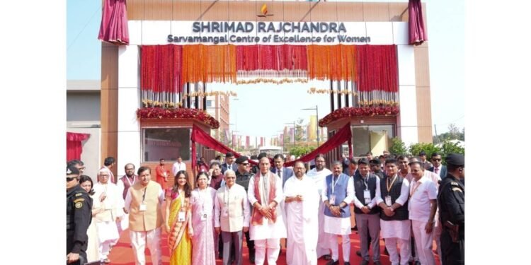 Hon’ble Defence Minister Shri Rajnath Singh Inaugurates Shrimad Rajchandra Sarvamangal Centre of Excellence for Women at Dharampur