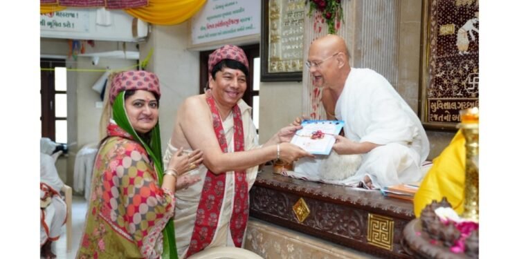 Unique organisation of Guru Murti Pratishtha and Maha Pujan at Shripal Jain Derasar, Walkeshwar; First Invitation Offered to Gurumaharaj
