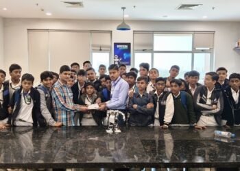 Daily Hands-on Educational Activity at the Robotics Gallery for School Students: An Enthusiastic Experience with Technical Learning