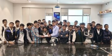 Daily Hands-on Educational Activity at the Robotics Gallery for School Students: An Enthusiastic Experience with Technical Learning